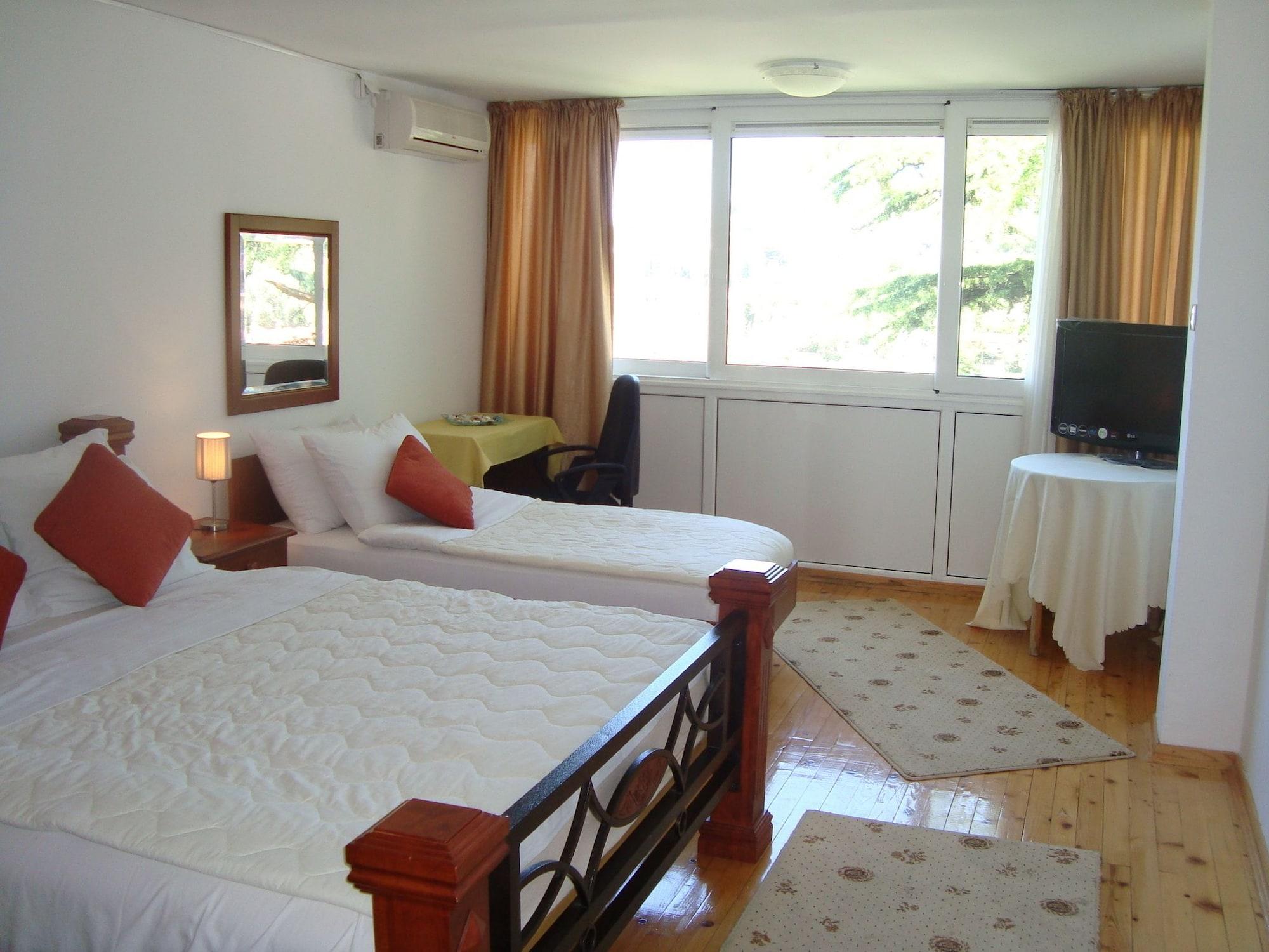 Hotel Villa Garden Ulcinj-Ulqin Dış mekan fotoğraf
